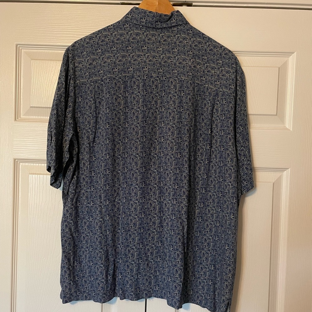Geometric Pattern Shirt - Picture 2 of 5